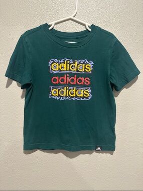 adidas Graphic Logo Tee with Multicolor Print size: 4T